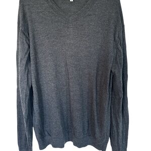 Turnbury Extra Fine Merino Wool V Neck Sweater Gray